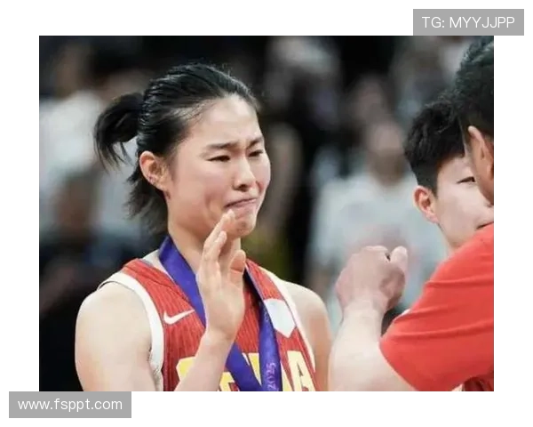 中国女篮死磕捷克 张子宇王思雨力争晋级